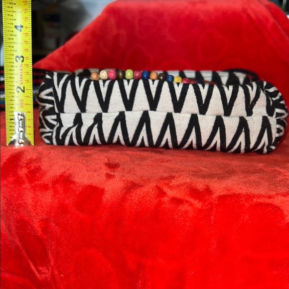 Laurel Burch Multicolor Cat Crossbody Bag - Picture 11 of 16